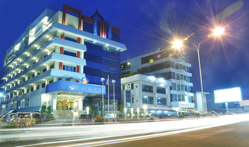 Hotel Gajahmada Pontianak Buitenkant foto